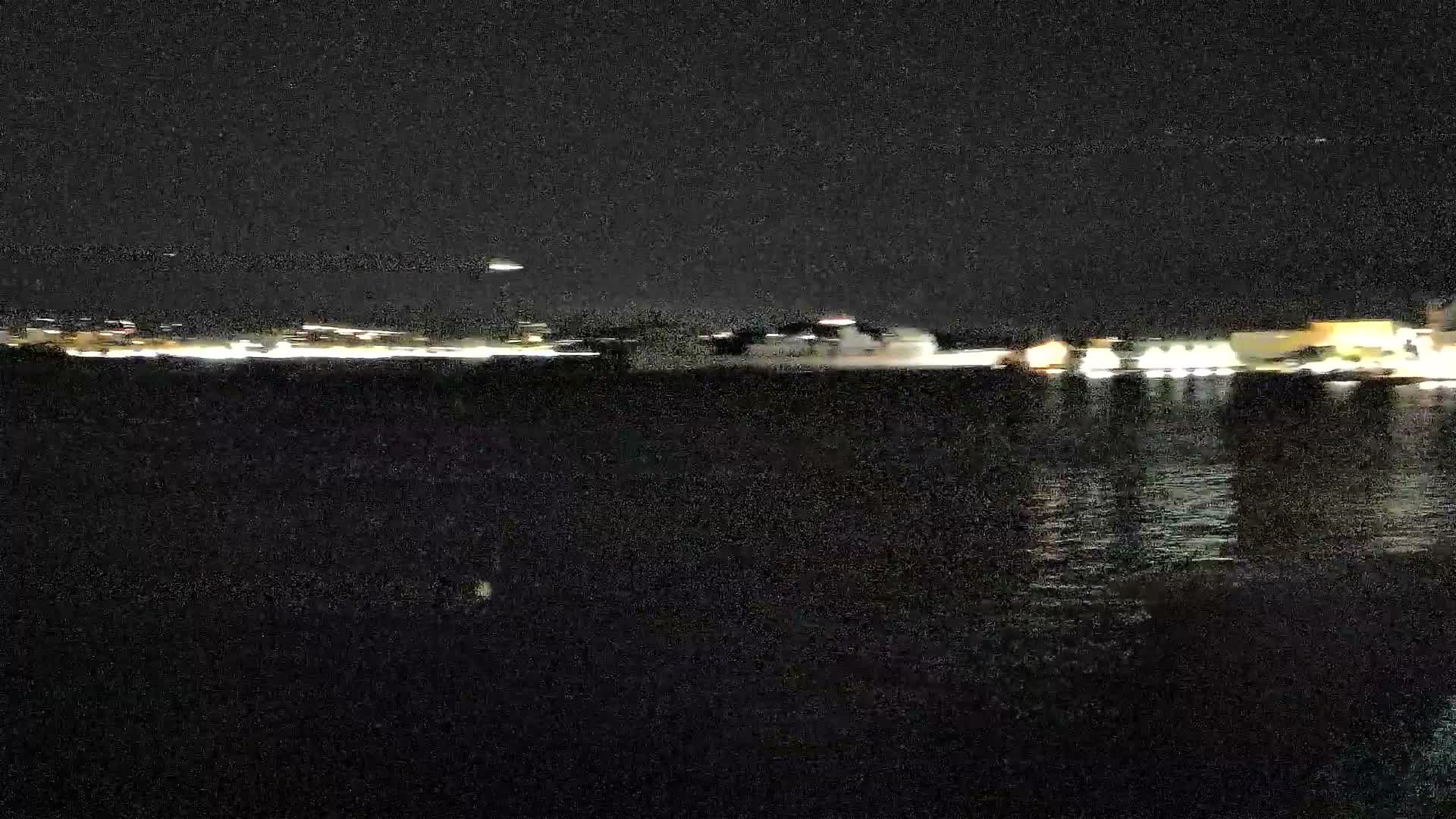 Port de plaisance de Saint-Mandrier-Sur-Mer & Plage de la Vieille/Plage du Canon Beach Live Cam - Toulon, Var, 	Provence-Alpes-Côte d’Azur, France