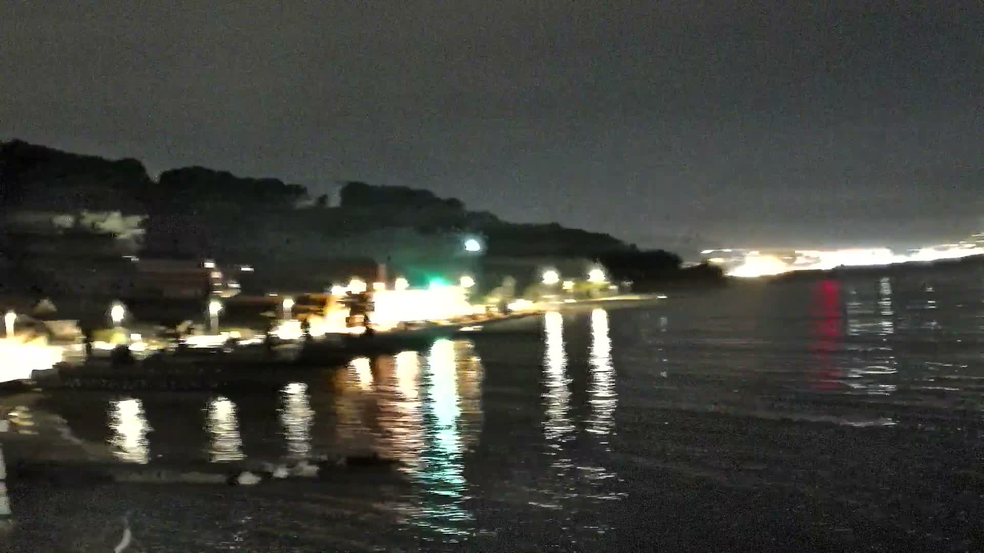 Port de plaisance de Saint-Mandrier-Sur-Mer & Plage de la Vieille/Plage du Canon Beach Live Cam - Toulon, Var, 	Provence-Alpes-Côte d’Azur, France