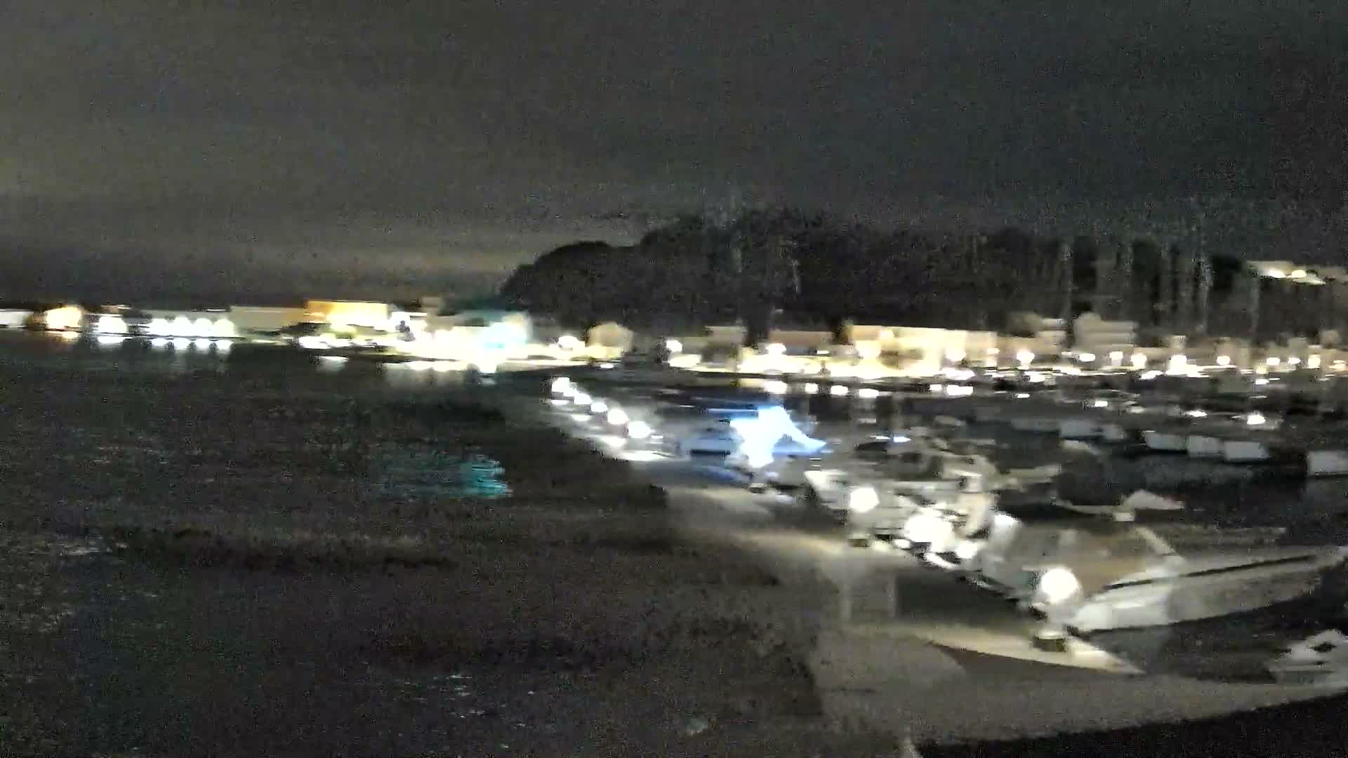 Port de plaisance de Saint-Mandrier-Sur-Mer & Plage de la Vieille/Plage du Canon Beach Live Cam - Toulon, Var, 	Provence-Alpes-Côte d’Azur, France