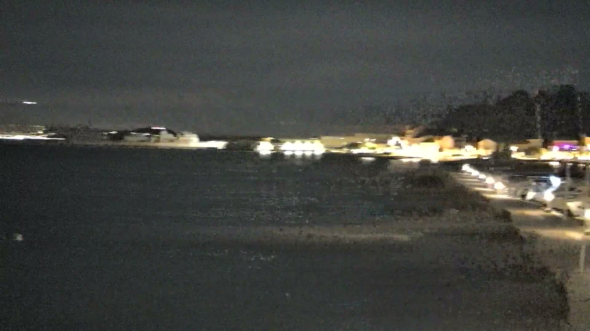 Port de plaisance de Saint-Mandrier-Sur-Mer & Plage de la Vieille/Plage du Canon Beach Live Cam - Toulon, Var, 	Provence-Alpes-Côte d’Azur, France