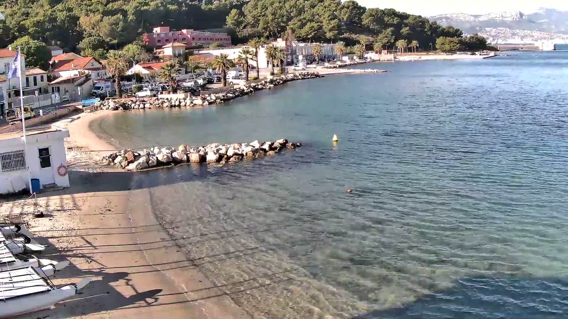 Port de plaisance de Saint-Mandrier-Sur-Mer & Plage de la Vieille/Plage du Canon Beach Live Cam - Toulon, Var, 	Provence-Alpes-Côte d’Azur, France