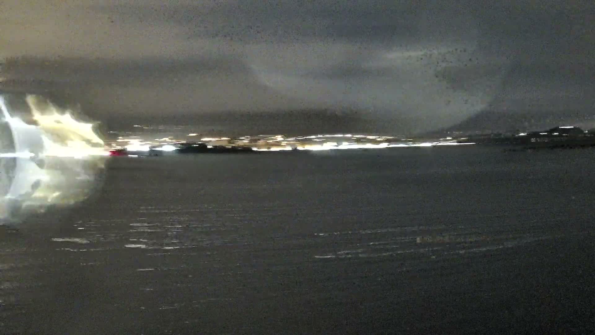 Port de plaisance de Saint-Mandrier-Sur-Mer & Plage de la Vieille/Plage du Canon Beach Live Cam - Toulon, Var, 	Provence-Alpes-Côte d’Azur, France