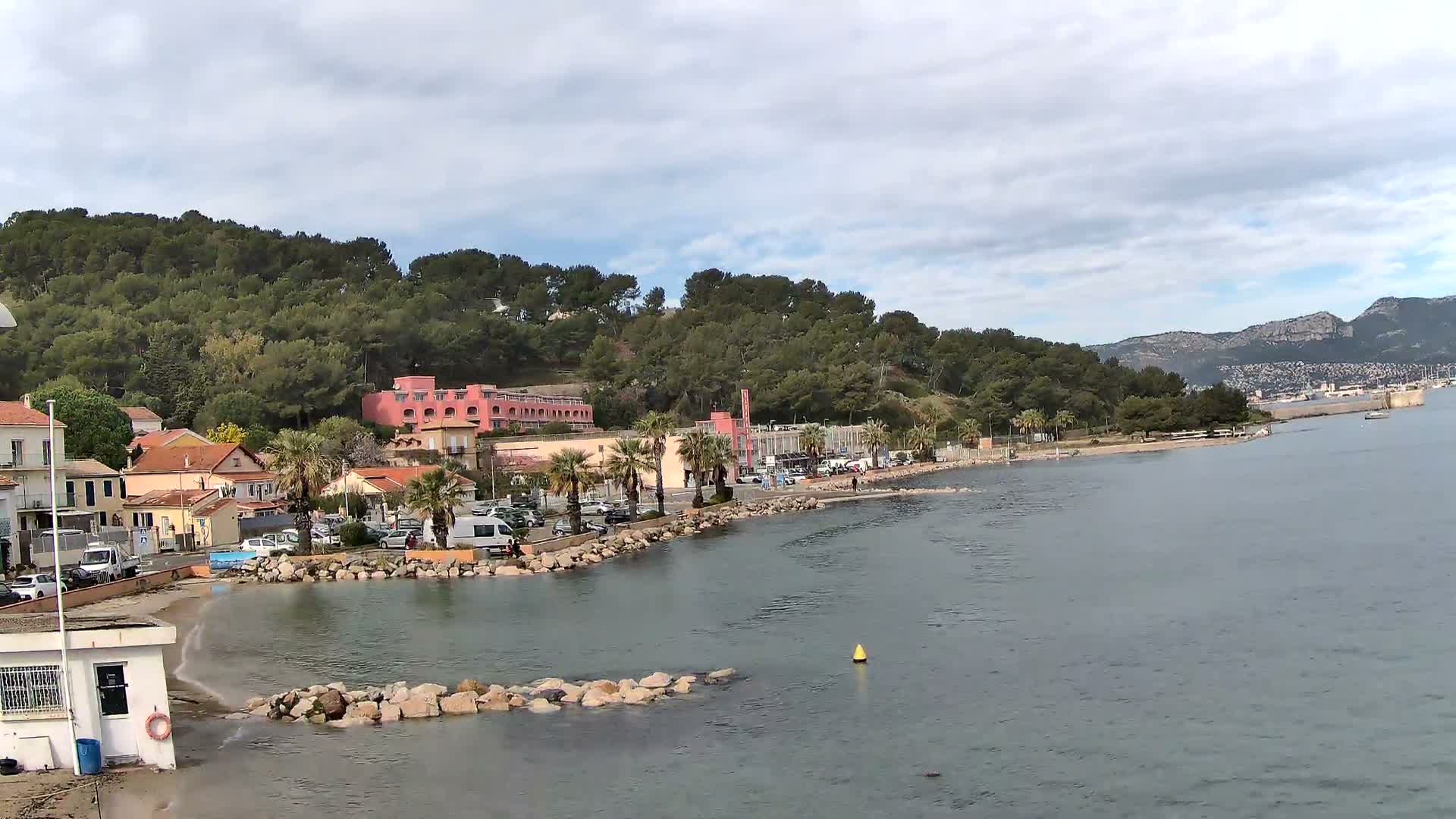 Port de plaisance de Saint-Mandrier-Sur-Mer & Plage de la Vieille/Plage du Canon Beach Live Cam - Toulon, Var, 	Provence-Alpes-Côte d’Azur, France