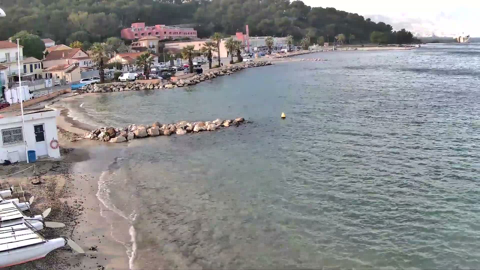 Port de plaisance de Saint-Mandrier-Sur-Mer & Plage de la Vieille/Plage du Canon Beach Live Cam - Toulon, Var, 	Provence-Alpes-Côte d’Azur, France