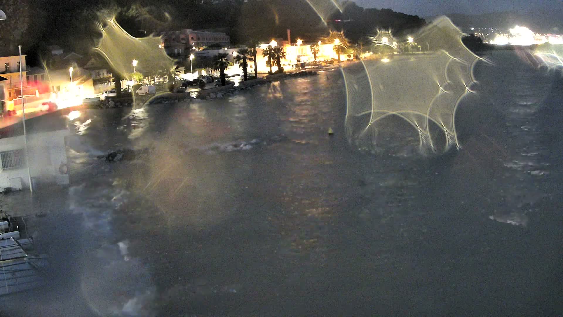 Port de plaisance de Saint-Mandrier-Sur-Mer & Plage de la Vieille/Plage du Canon Beach Live Cam - Toulon, Var, 	Provence-Alpes-Côte d’Azur, France