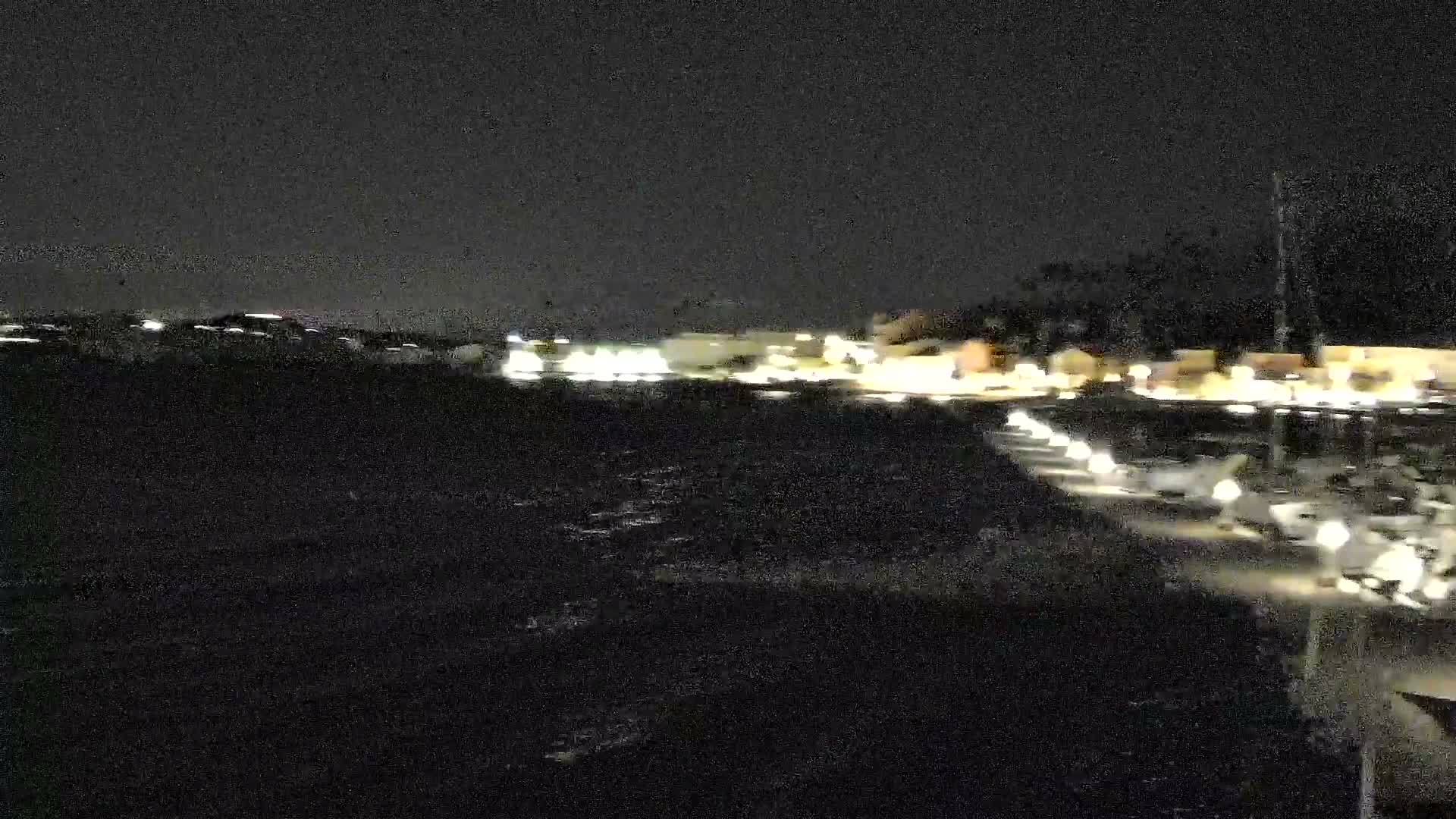 Port de plaisance de Saint-Mandrier-Sur-Mer & Plage de la Vieille/Plage du Canon Beach Live Cam - Toulon, Var, 	Provence-Alpes-Côte d’Azur, France