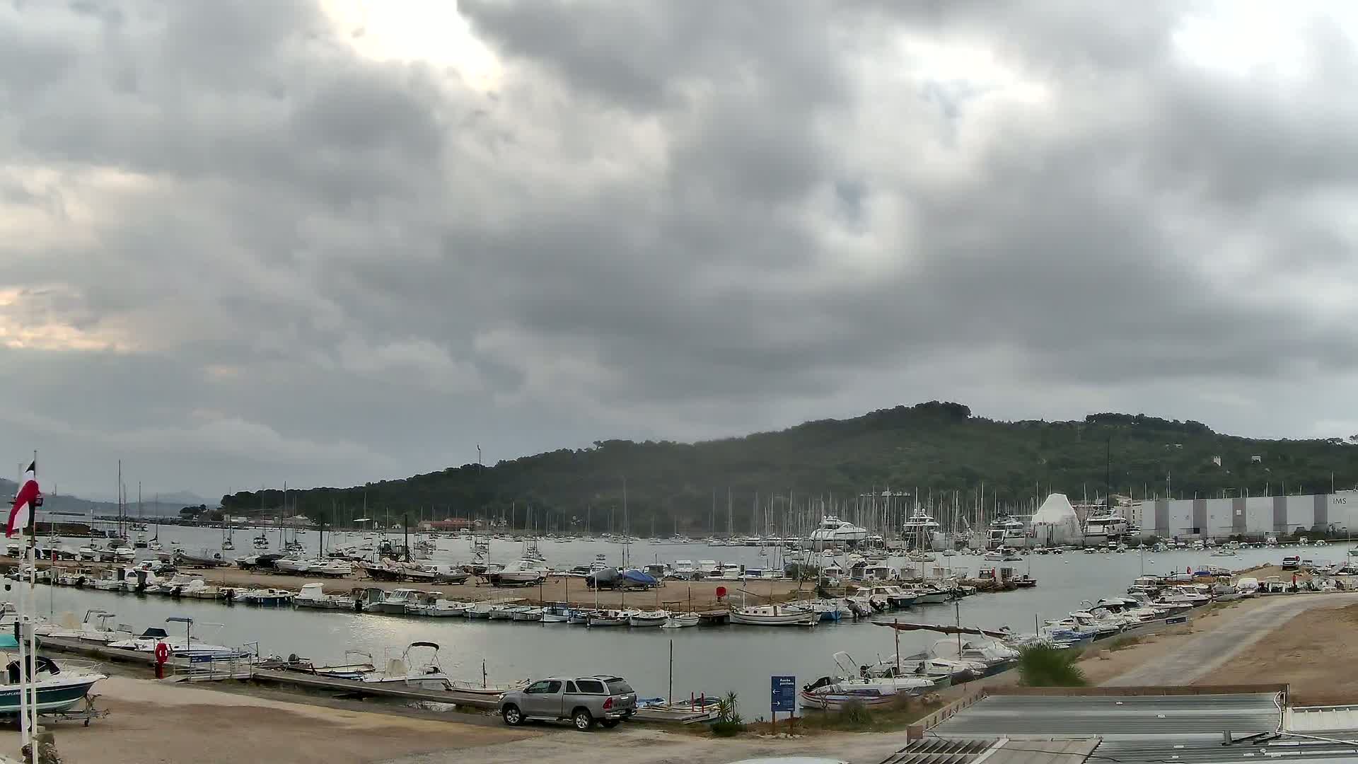 La Seyne-Sur-Mer & Toulon City View from Port du Lazaret View Live Cam - Toulon, Var, Provence-Alpes-Côte d’Azur, France