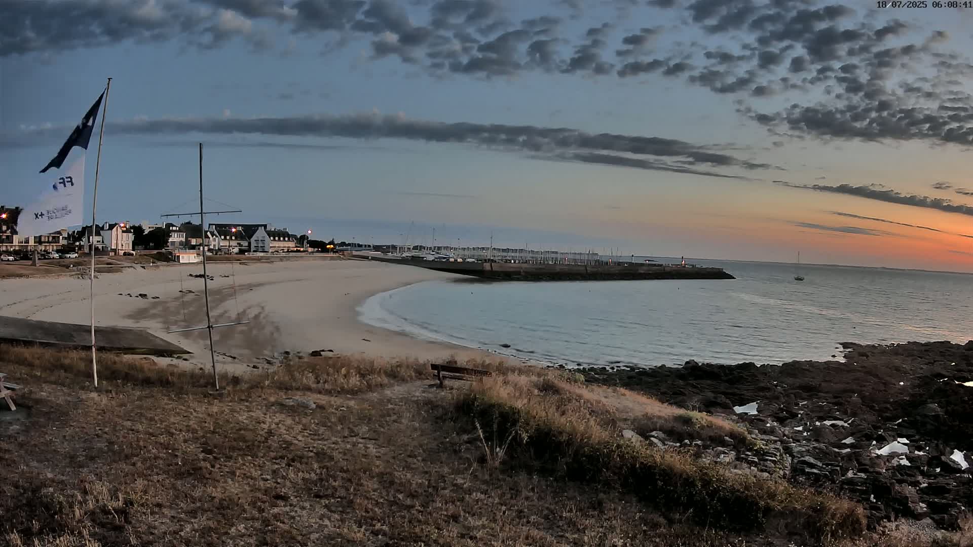 Quiberon, ASNQ & Plage du Porigo Beach Live Cam - Lorient, Morbihan, Bretagne, France