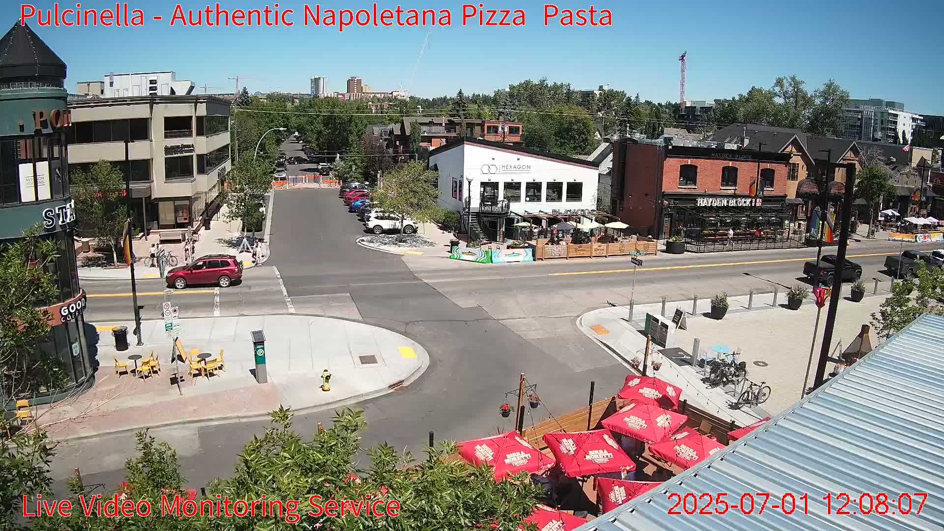 Hillhurst Neighbourhood, Kensington Road & Crescent NW Junction Live Cam - Hillhurst, Calgary, Alberta, Canada