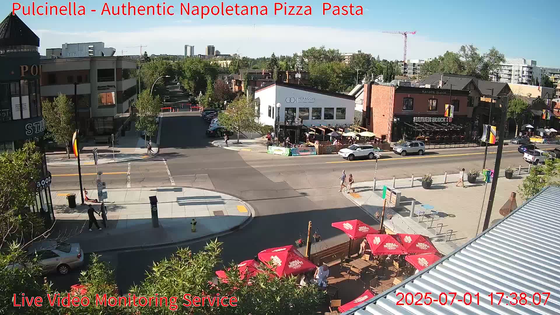 Hillhurst Neighbourhood, Kensington Road & Crescent NW Junction Live Cam - Hillhurst, Calgary, Alberta, Canada