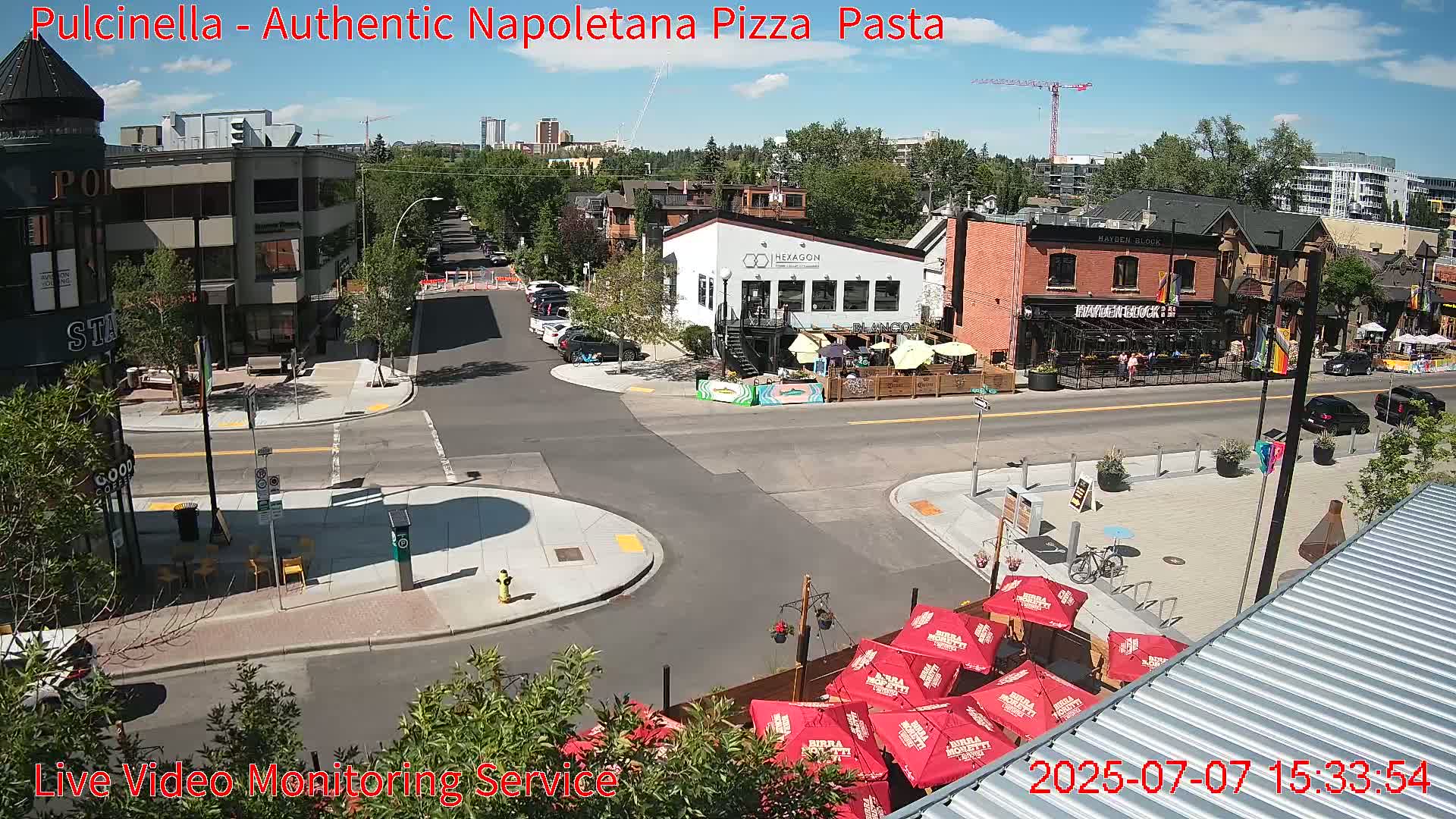 Hillhurst Neighbourhood, Kensington Road & Crescent NW Junction Live Cam - Hillhurst, Calgary, Alberta, Canada