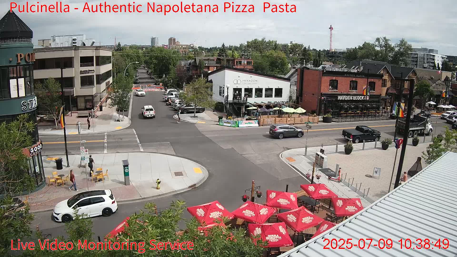 Hillhurst Neighbourhood, Kensington Road & Crescent NW Junction Live Cam - Hillhurst, Calgary, Alberta, Canada