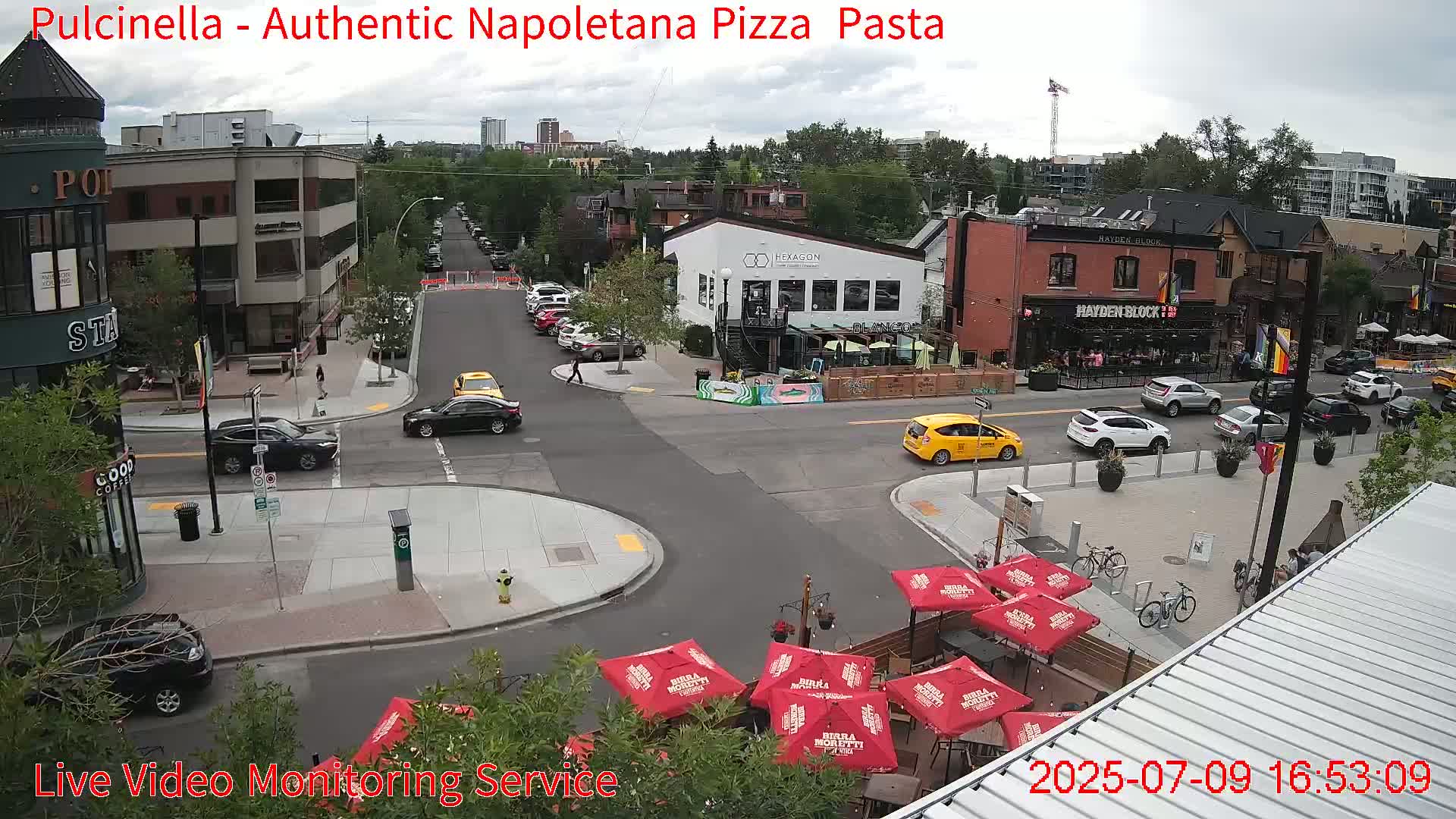 Hillhurst Neighbourhood, Kensington Road & Crescent NW Junction Live Cam - Hillhurst, Calgary, Alberta, Canada
