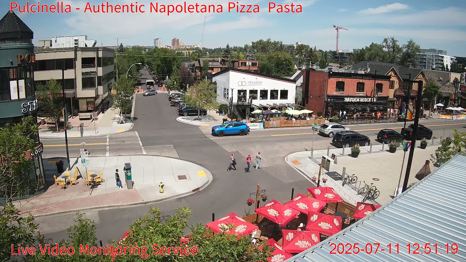 Hillhurst Neighbourhood, Kensington Road & Crescent NW Junction Live Cam - Hillhurst, Calgary, Alberta, Canada