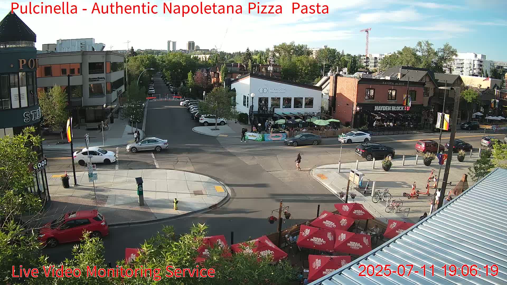 Hillhurst Neighbourhood, Kensington Road & Crescent NW Junction Live Cam - Hillhurst, Calgary, Alberta, Canada