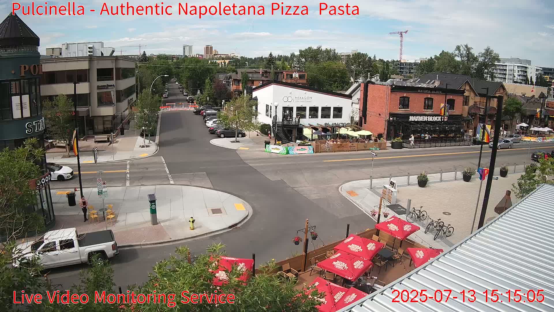 Hillhurst Neighbourhood, Kensington Road & Crescent NW Junction Live Cam - Hillhurst, Calgary, Alberta, Canada