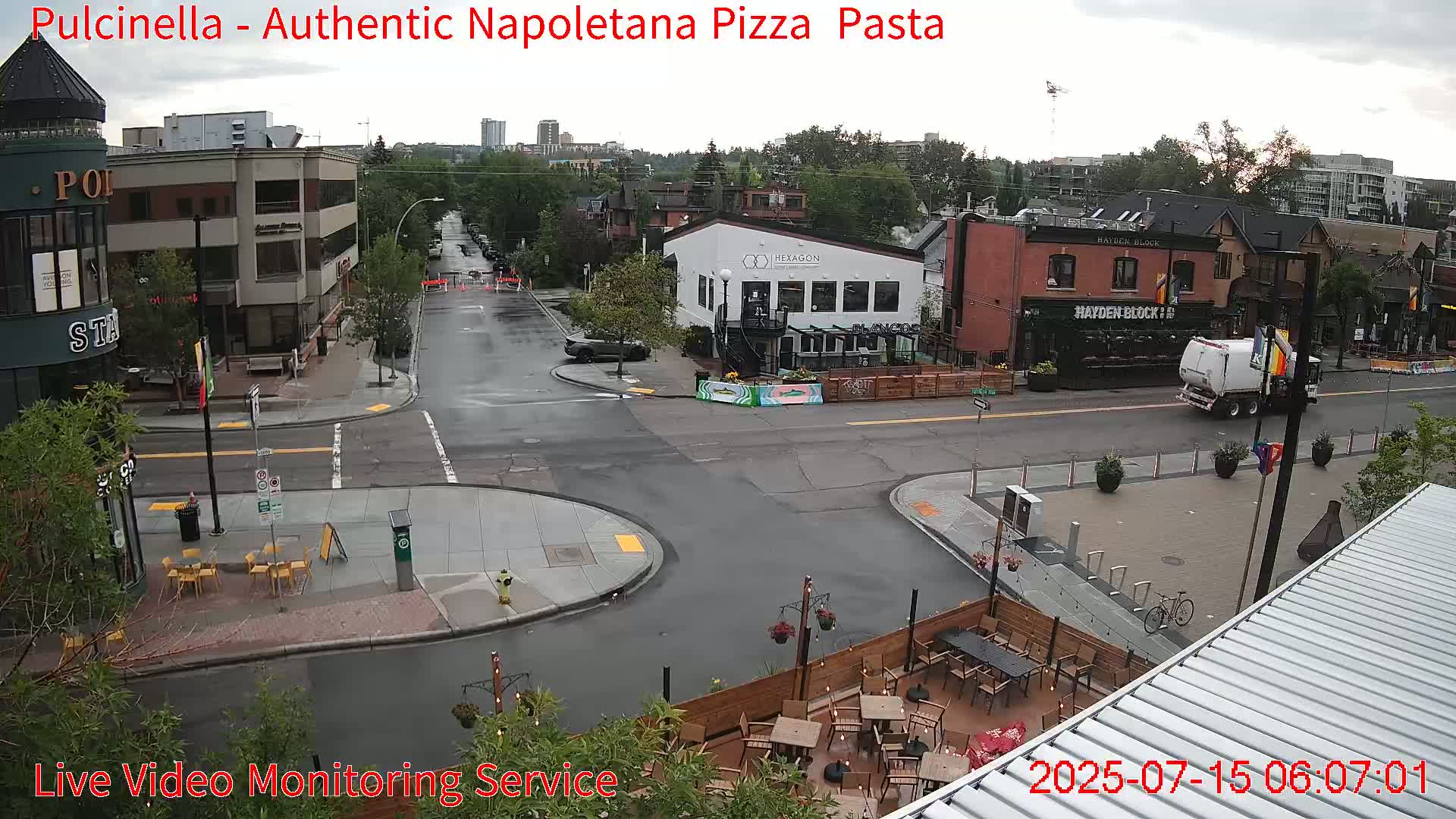 Hillhurst Neighbourhood, Kensington Road & Crescent NW Junction Live Cam - Hillhurst, Calgary, Alberta, Canada