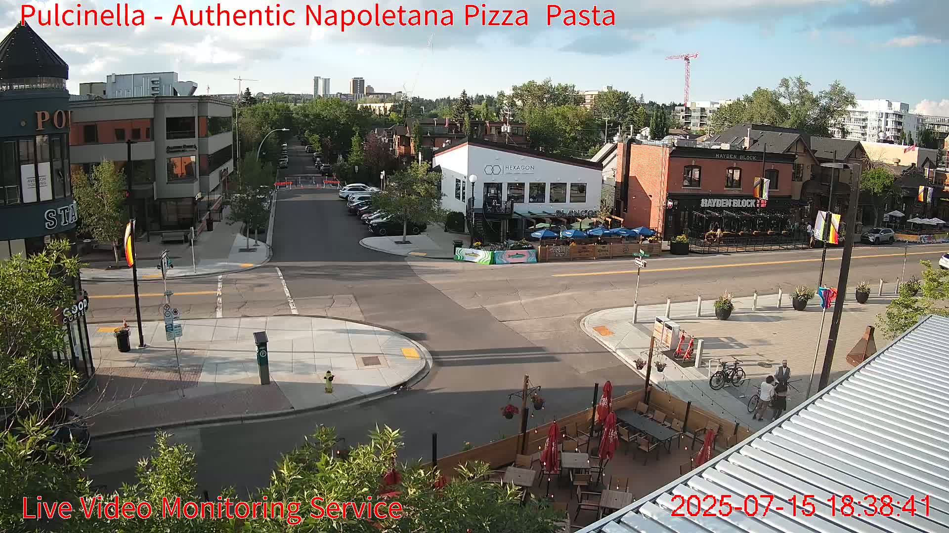 Hillhurst Neighbourhood, Kensington Road & Crescent NW Junction Live Cam - Hillhurst, Calgary, Alberta, Canada