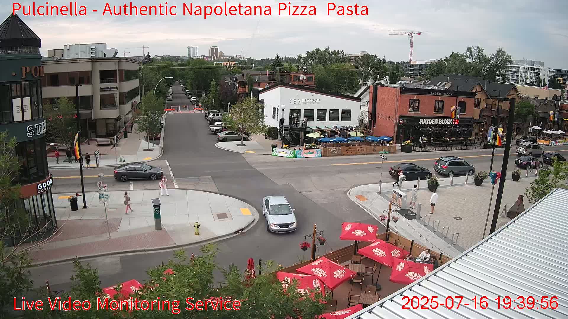 Hillhurst Neighbourhood, Kensington Road & Crescent NW Junction Live Cam - Hillhurst, Calgary, Alberta, Canada