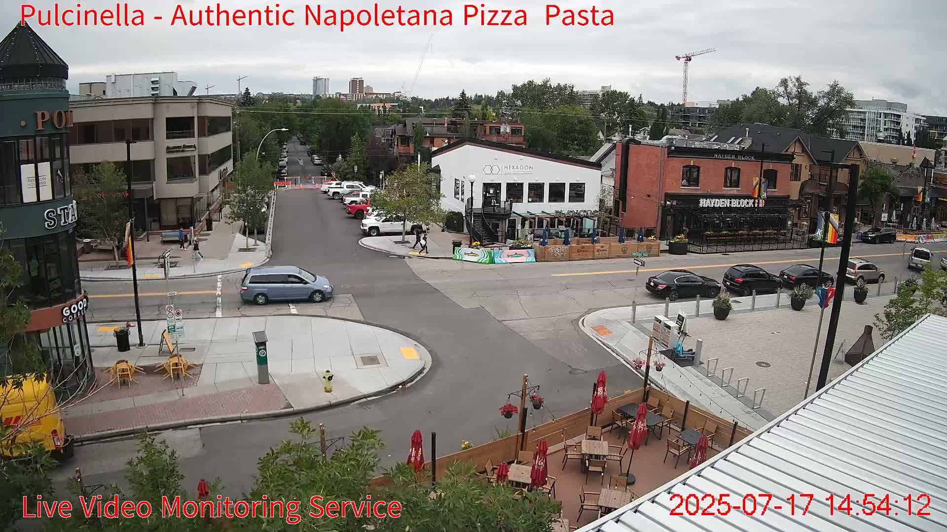 Hillhurst Neighbourhood, Kensington Road & Crescent NW Junction Live Cam - Hillhurst, Calgary, Alberta, Canada