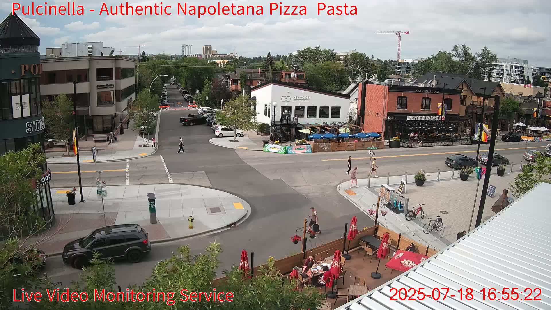 Hillhurst Neighbourhood, Kensington Road & Crescent NW Junction Live Cam - Hillhurst, Calgary, Alberta, Canada