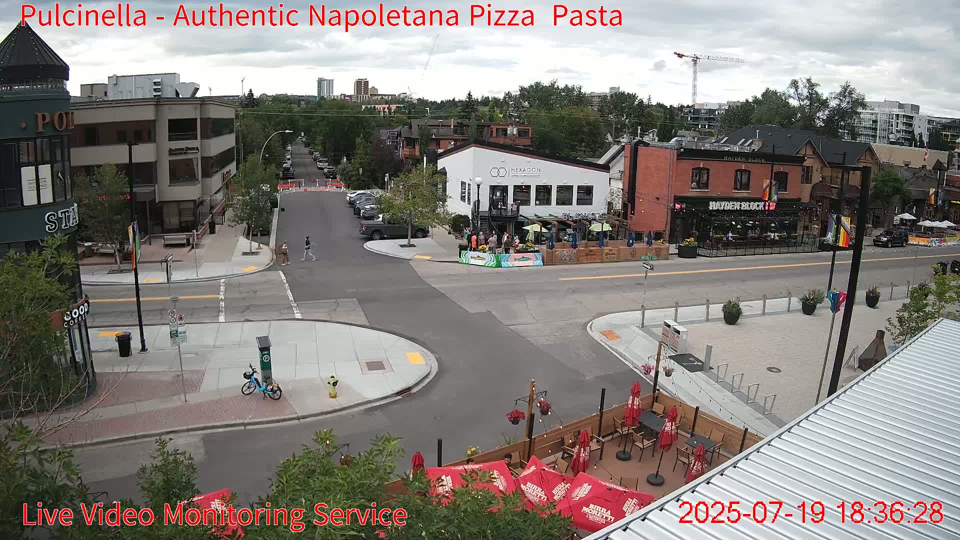 Hillhurst Neighbourhood, Kensington Road & Crescent NW Junction Live Cam - Hillhurst, Calgary, Alberta, Canada