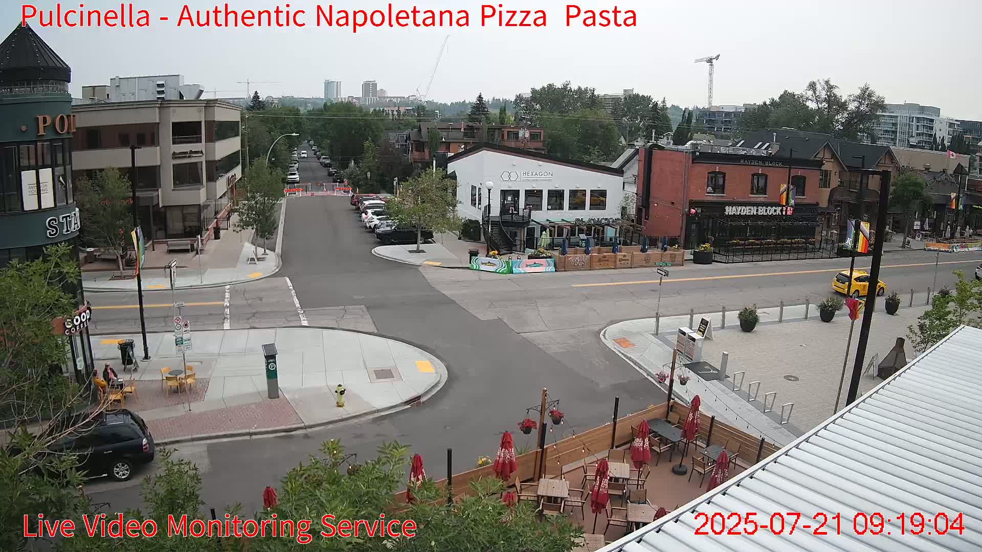Hillhurst Neighbourhood, Kensington Road & Crescent NW Junction Live Cam - Hillhurst, Calgary, Alberta, Canada