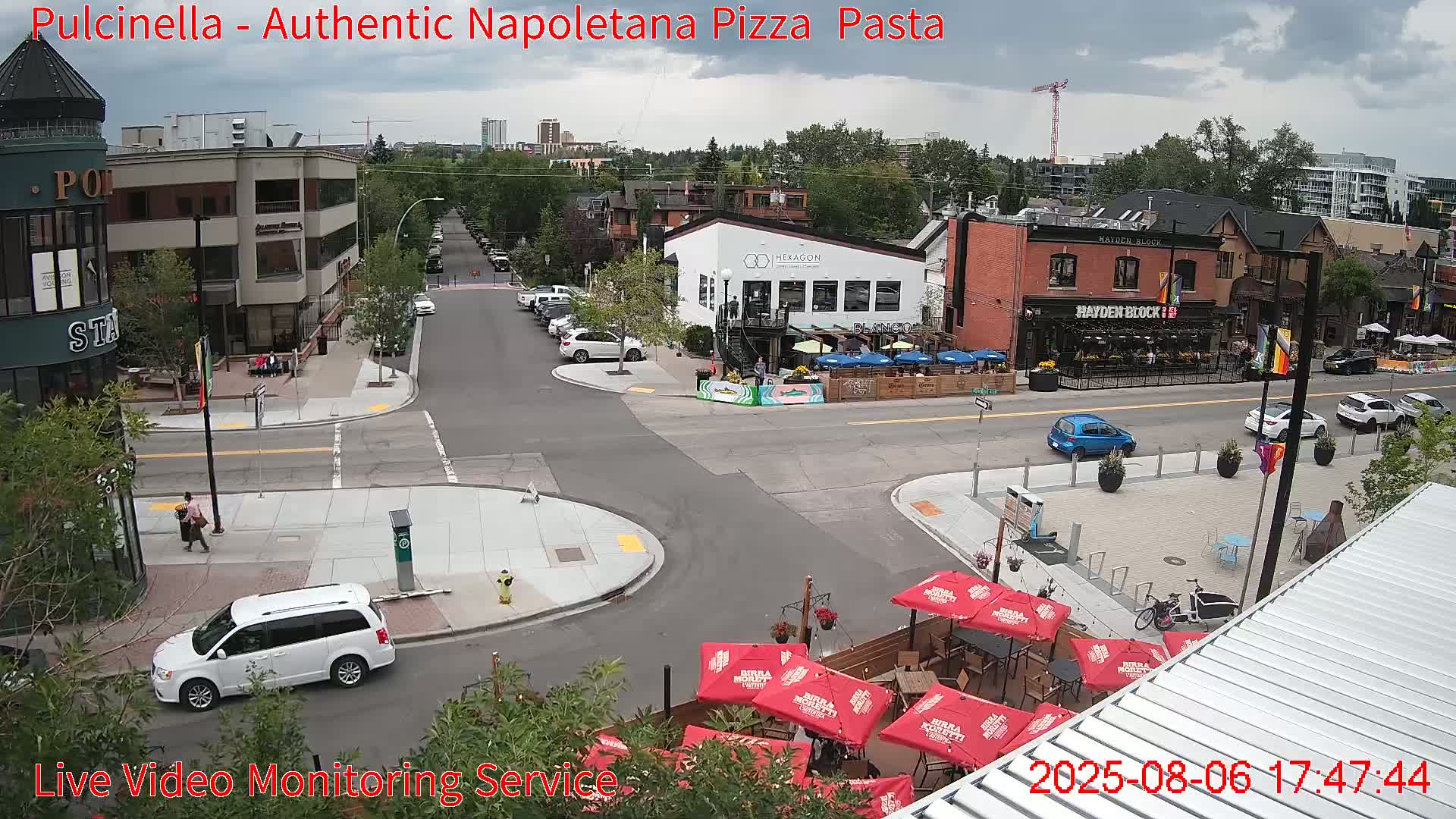 Hillhurst Neighbourhood, Kensington Road & Crescent NW Junction Live Cam - Hillhurst, Calgary, Alberta, Canada