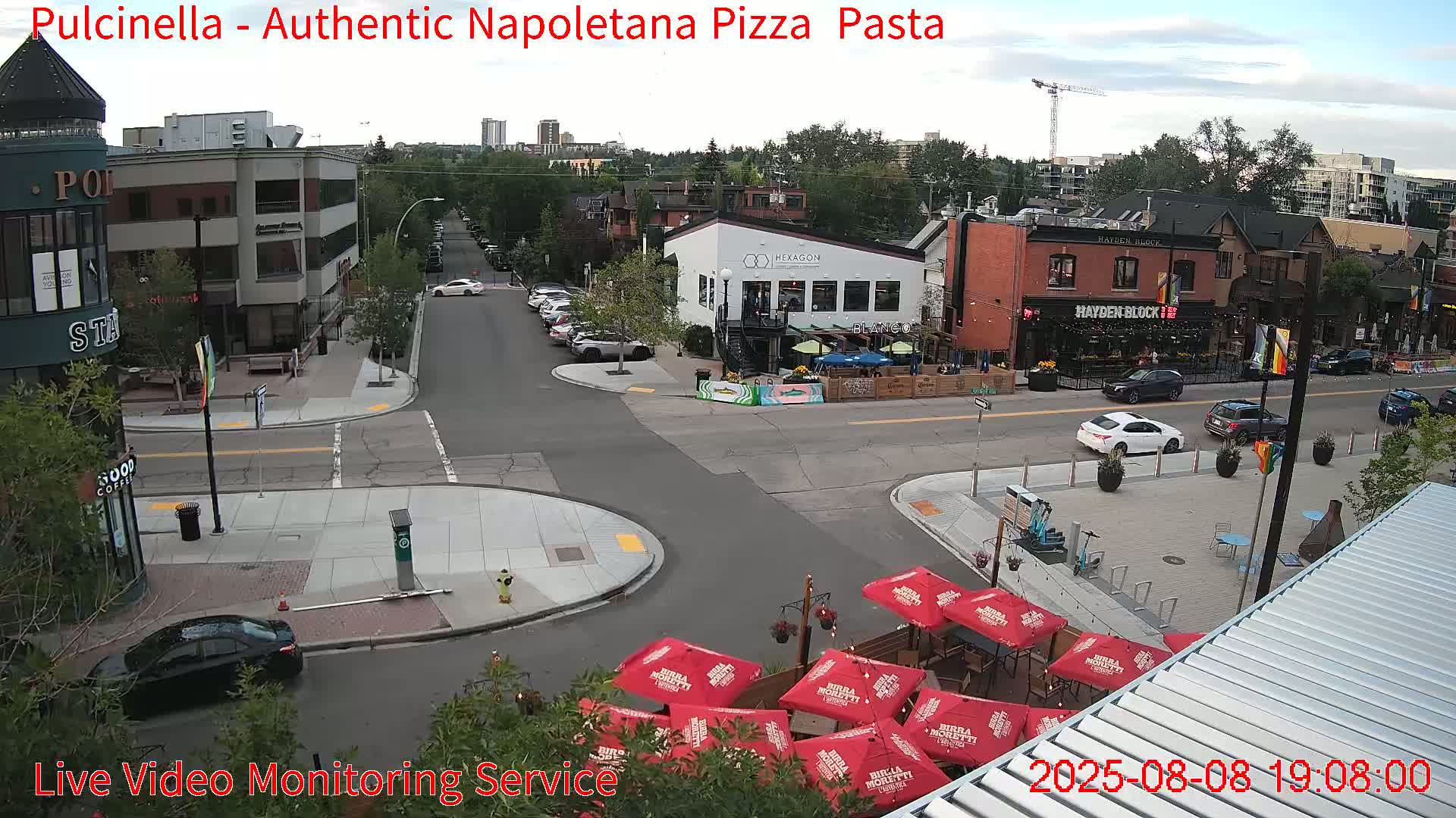 Hillhurst Neighbourhood, Kensington Road & Crescent NW Junction Live Cam - Hillhurst, Calgary, Alberta, Canada