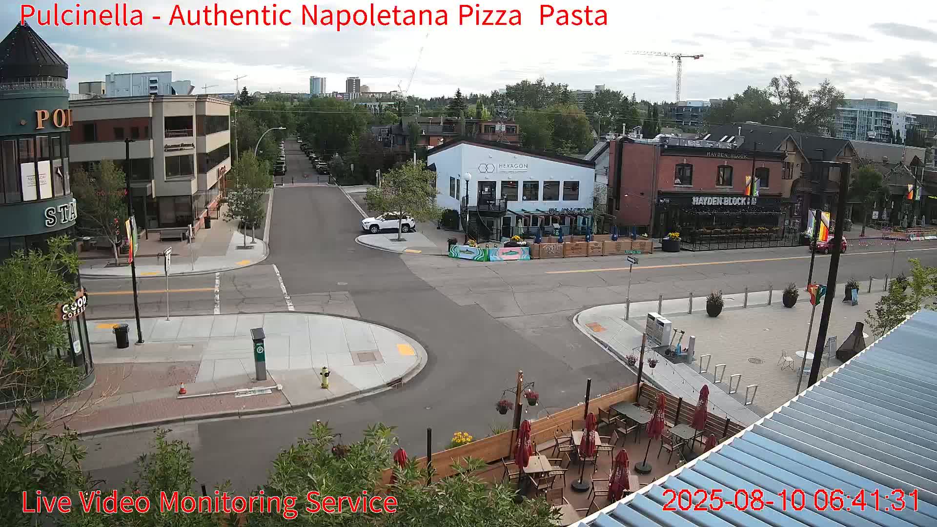 Hillhurst Neighbourhood, Kensington Road & Crescent NW Junction Live Cam - Hillhurst, Calgary, Alberta, Canada