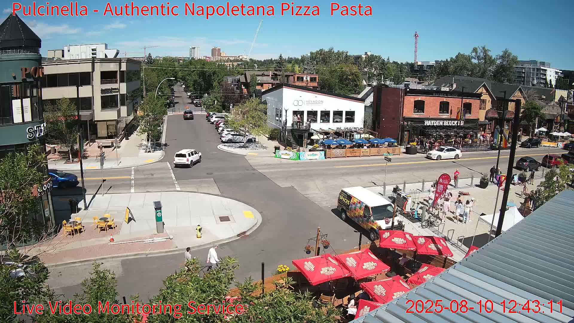 Hillhurst Neighbourhood, Kensington Road & Crescent NW Junction Live Cam - Hillhurst, Calgary, Alberta, Canada