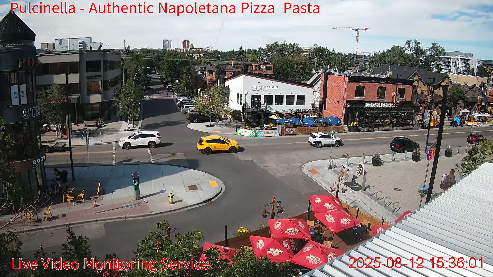 Hillhurst Neighbourhood, Kensington Road & Crescent NW Junction Live Cam - Hillhurst, Calgary, Alberta, Canada