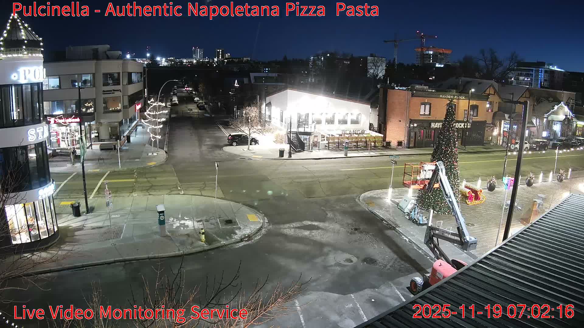 Hillhurst Neighbourhood, Kensington Road & Crescent NW Junction Live Cam - Hillhurst, Calgary, Alberta, Canada