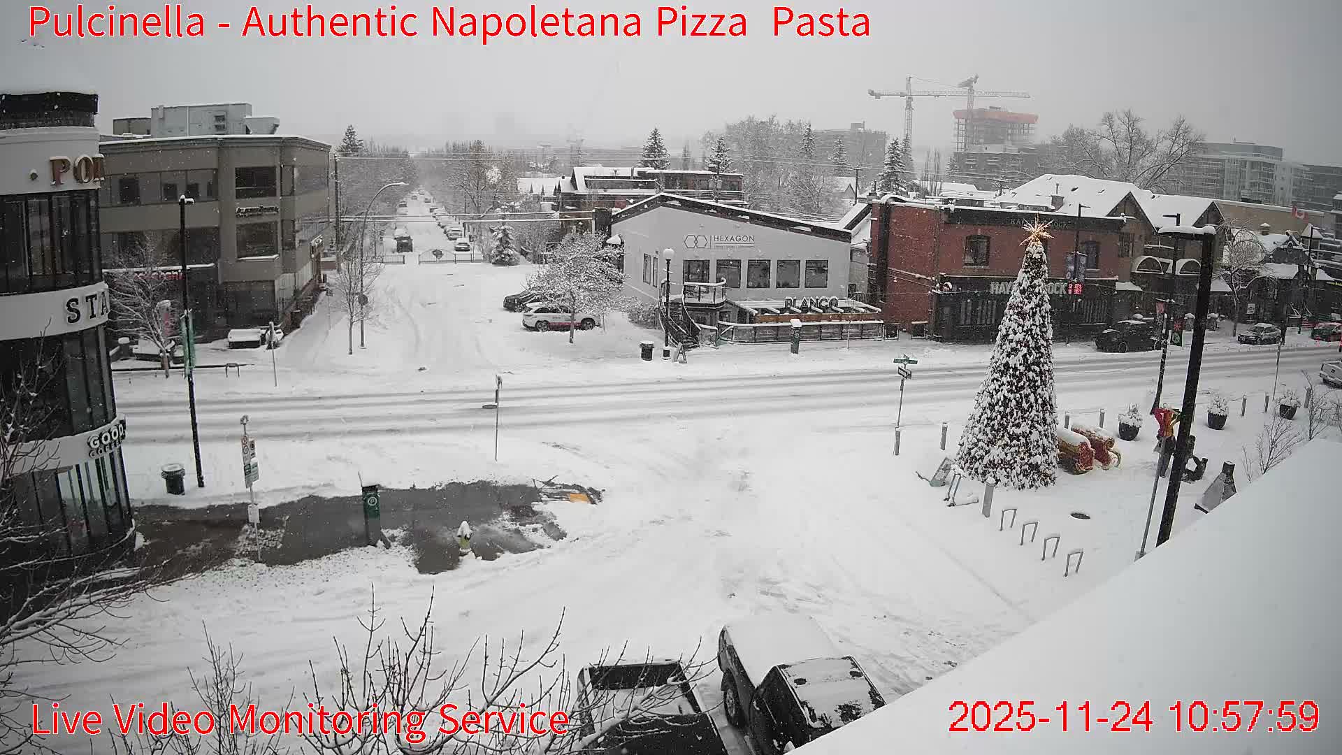 Hillhurst Neighbourhood, Kensington Road & Crescent NW Junction Live Cam - Hillhurst, Calgary, Alberta, Canada