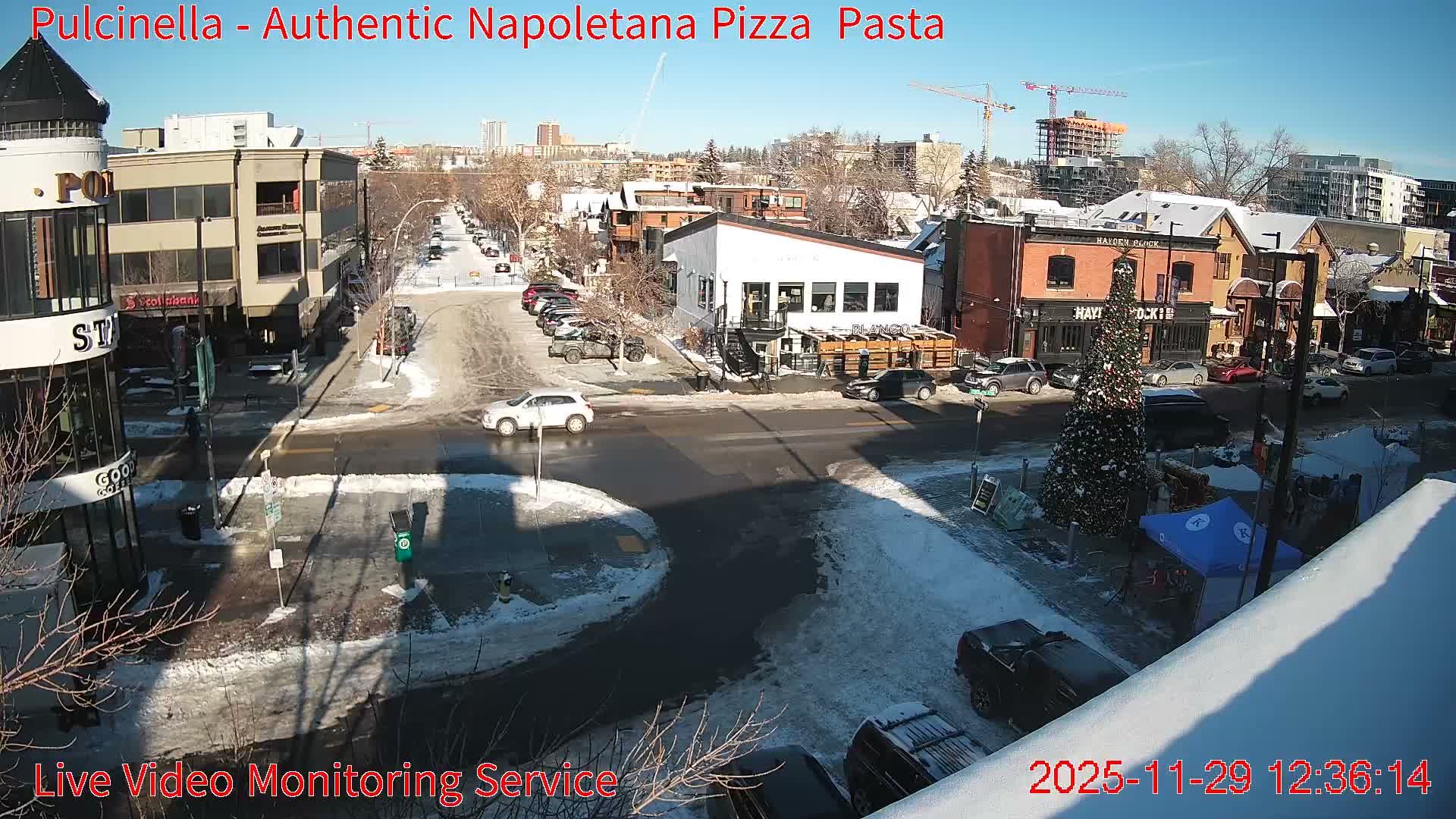 Hillhurst Neighbourhood, Kensington Road & Crescent NW Junction Live Cam - Hillhurst, Calgary, Alberta, Canada