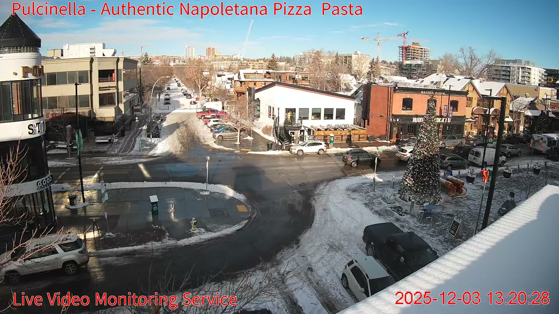 Hillhurst Neighbourhood, Kensington Road & Crescent NW Junction Live Cam - Hillhurst, Calgary, Alberta, Canada