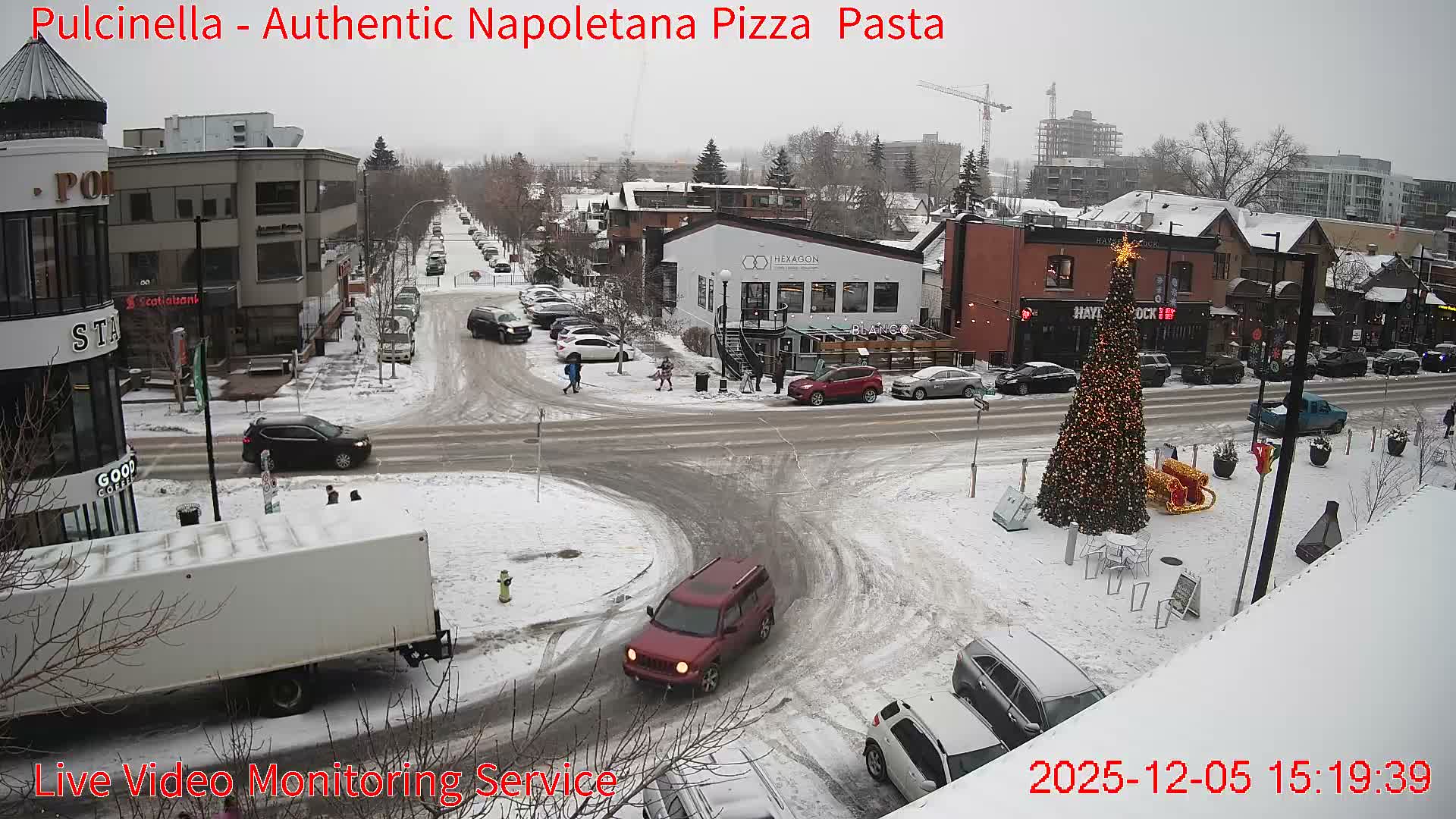 Hillhurst Neighbourhood, Kensington Road & Crescent NW Junction Live Cam - Hillhurst, Calgary, Alberta, Canada