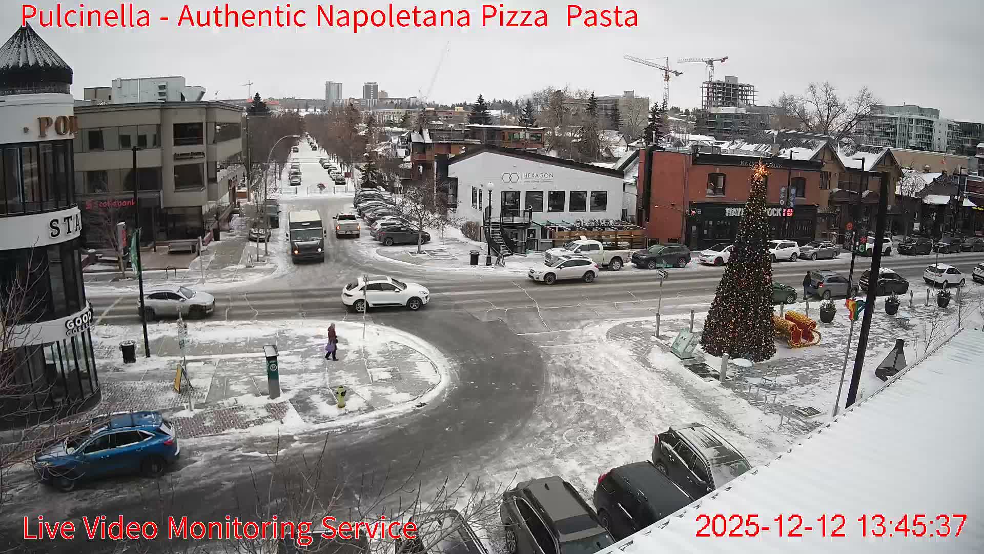 Hillhurst Neighbourhood, Kensington Road & Crescent NW Junction Live Cam - Hillhurst, Calgary, Alberta, Canada