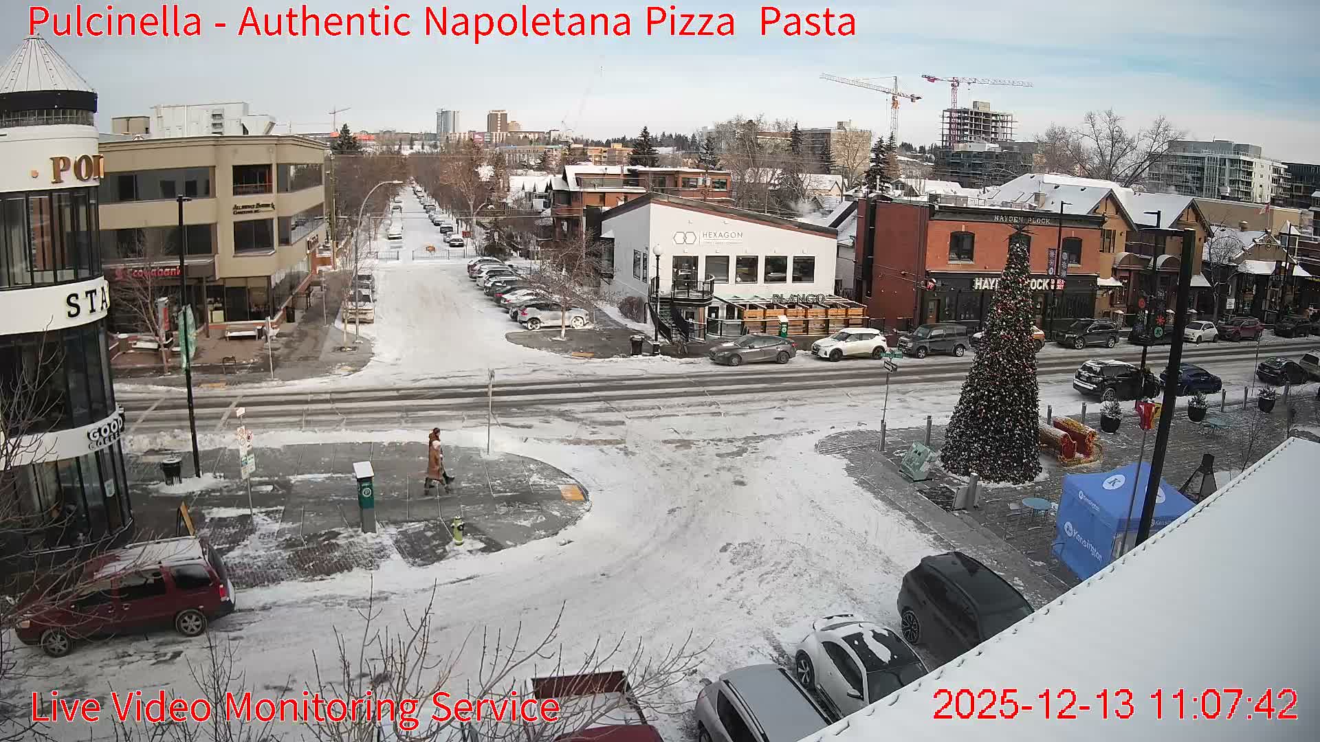 Hillhurst Neighbourhood, Kensington Road & Crescent NW Junction Live Cam - Hillhurst, Calgary, Alberta, Canada