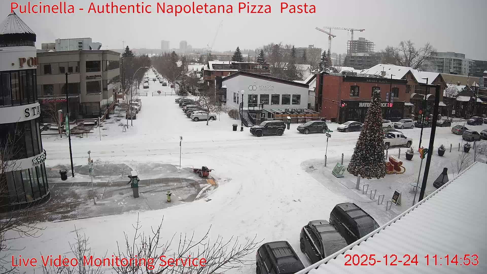 Hillhurst Neighbourhood, Kensington Road & Crescent NW Junction Live Cam - Hillhurst, Calgary, Alberta, Canada