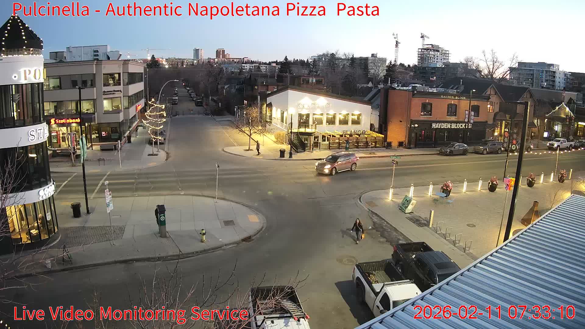 Hillhurst Neighbourhood, Kensington Road & Crescent NW Junction Live Cam - Hillhurst, Calgary, Alberta, Canada