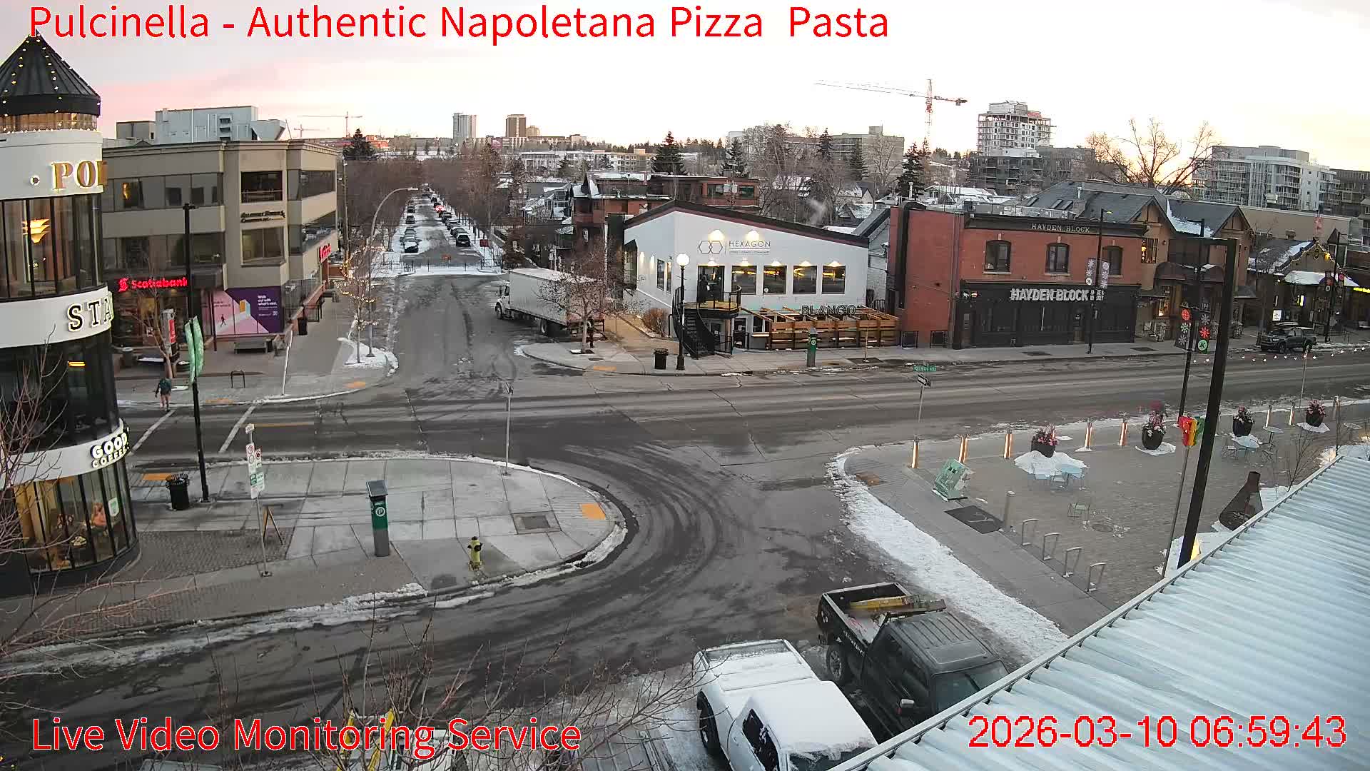 Hillhurst Neighbourhood, Kensington Road & Crescent NW Junction Live Cam - Hillhurst, Calgary, Alberta, Canada