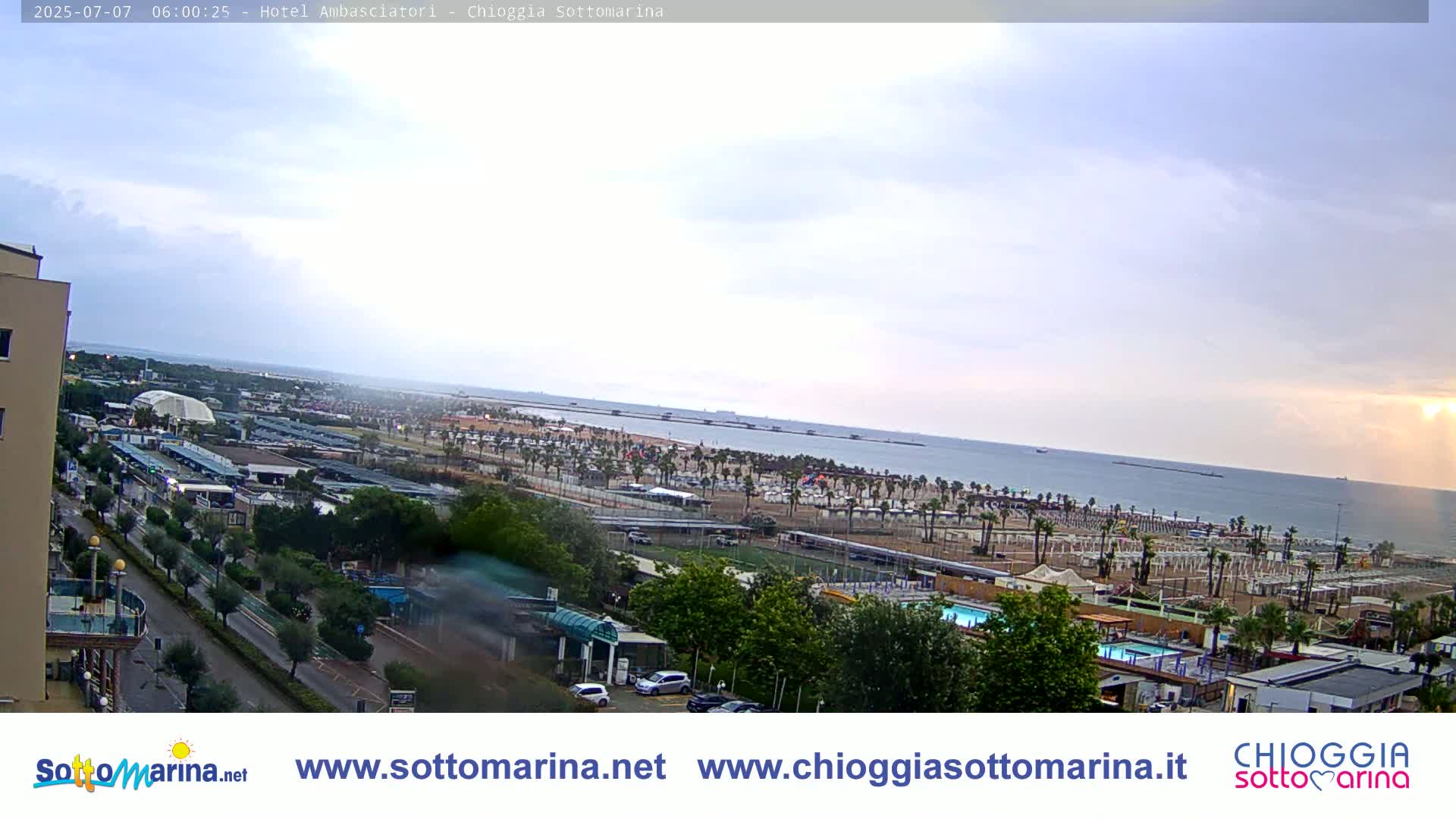 Chioggia Sottomarina Beach & Adriatic Coast Skyline Live Cam - Venice, Veneto, Italy