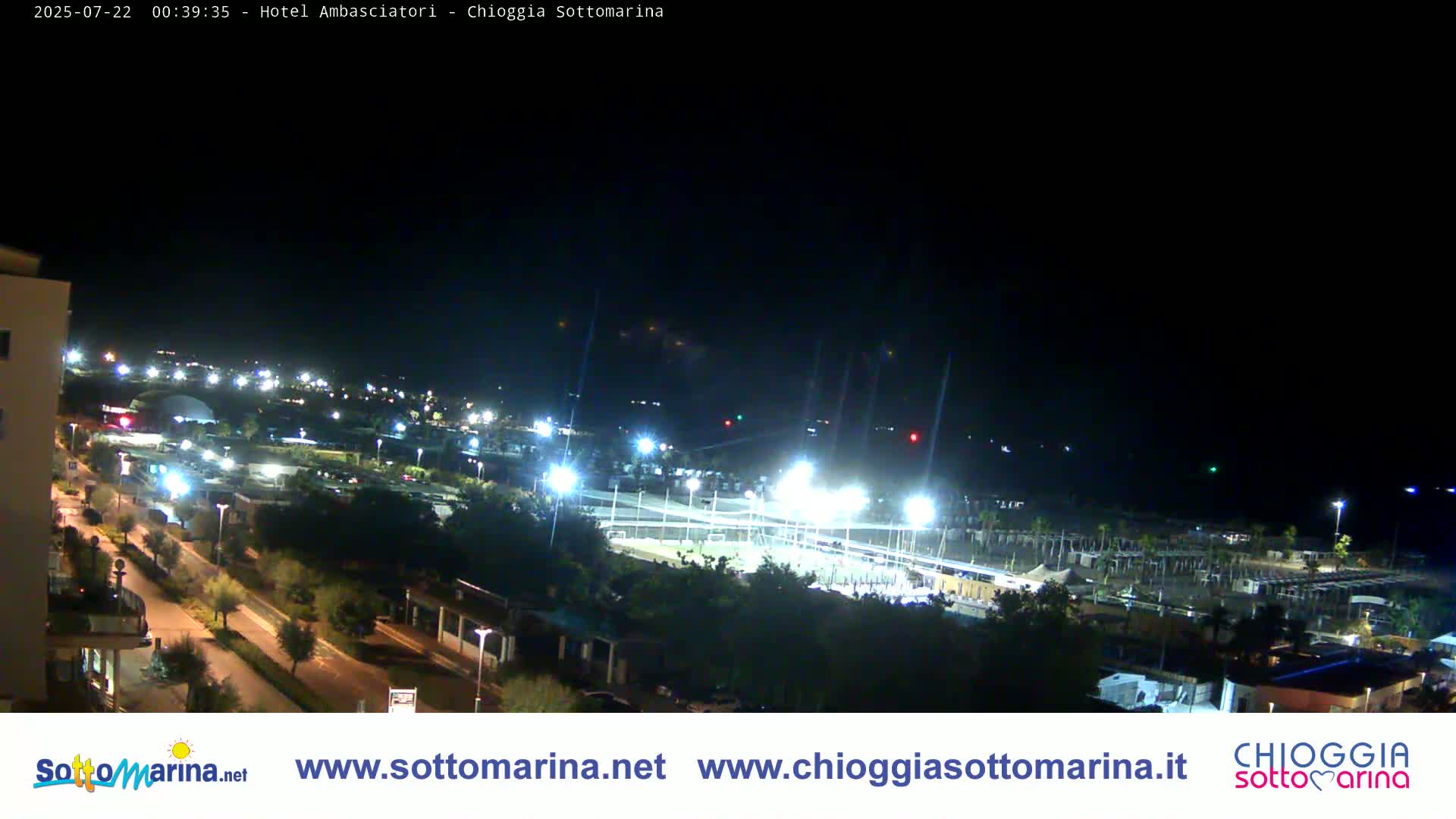 Chioggia Sottomarina Beach & Adriatic Coast Skyline Live Cam - Venice, Veneto, Italy