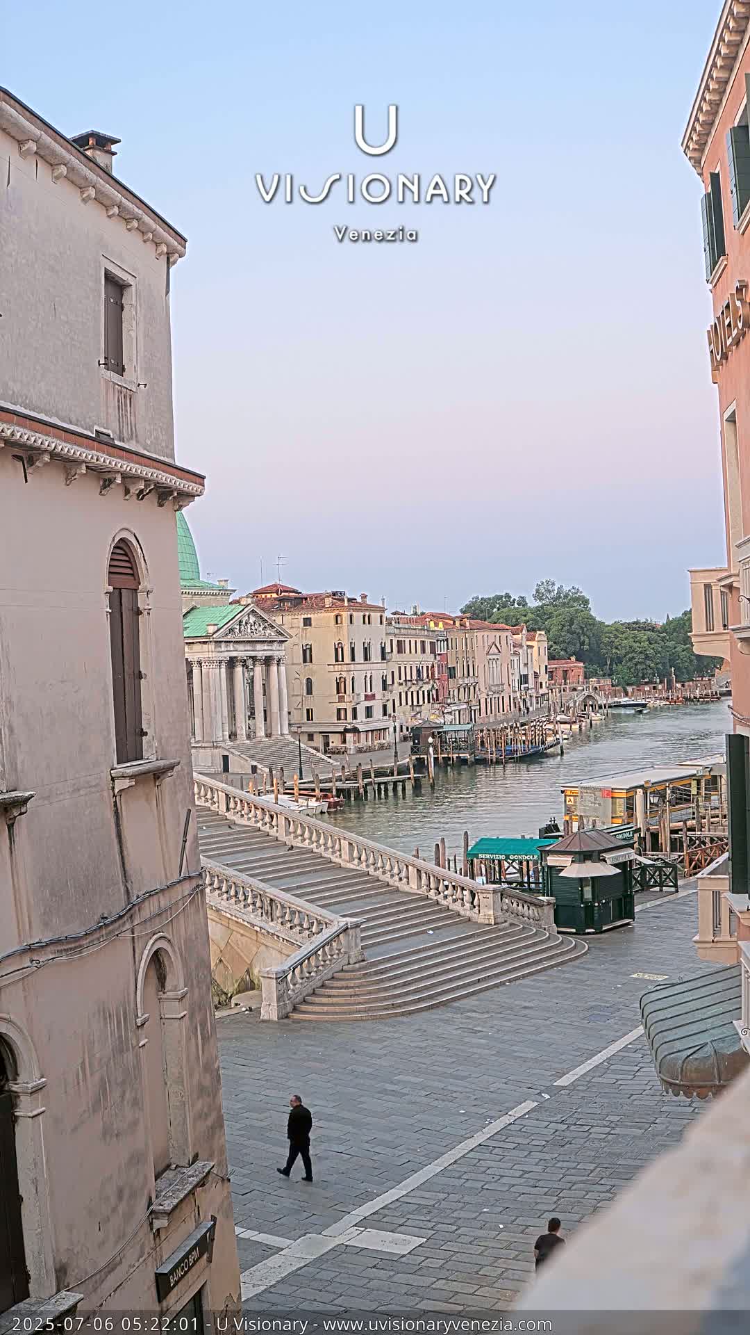 Venice, Ponte degli Scalzi Bridge & Chiesa di San Simeon Piccolo Church Live Cam - Venice, Veneto, Italy