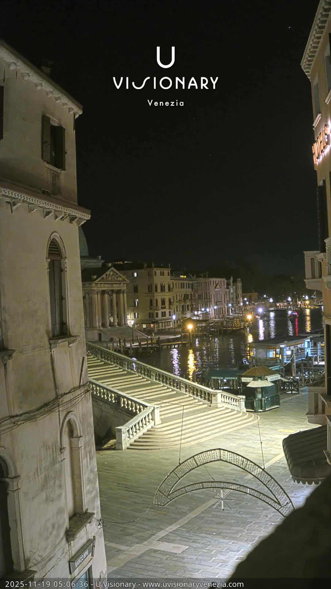 Venice, Ponte degli Scalzi Bridge & Chiesa di San Simeon Piccolo Church Live Cam - Venice, Veneto, Italy