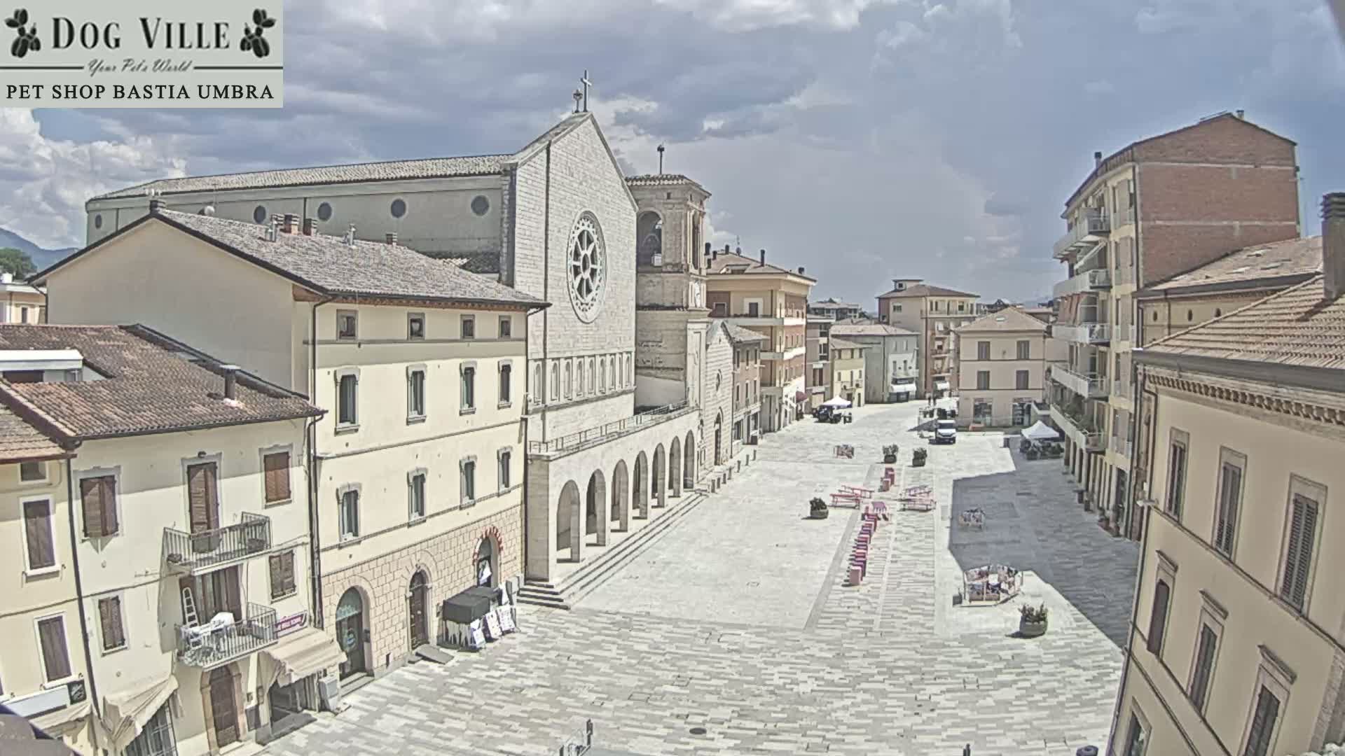 Bastia Umbra, Piazza Giuseppe Mazzini Square Live Cam - Perugia, Umbria, Italy