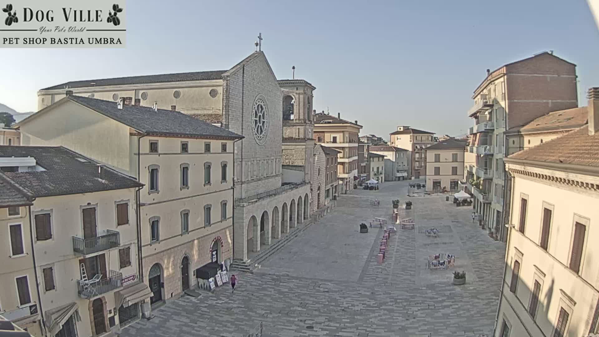 Bastia Umbra, Piazza Giuseppe Mazzini Square Live Cam - Perugia, Umbria, Italy