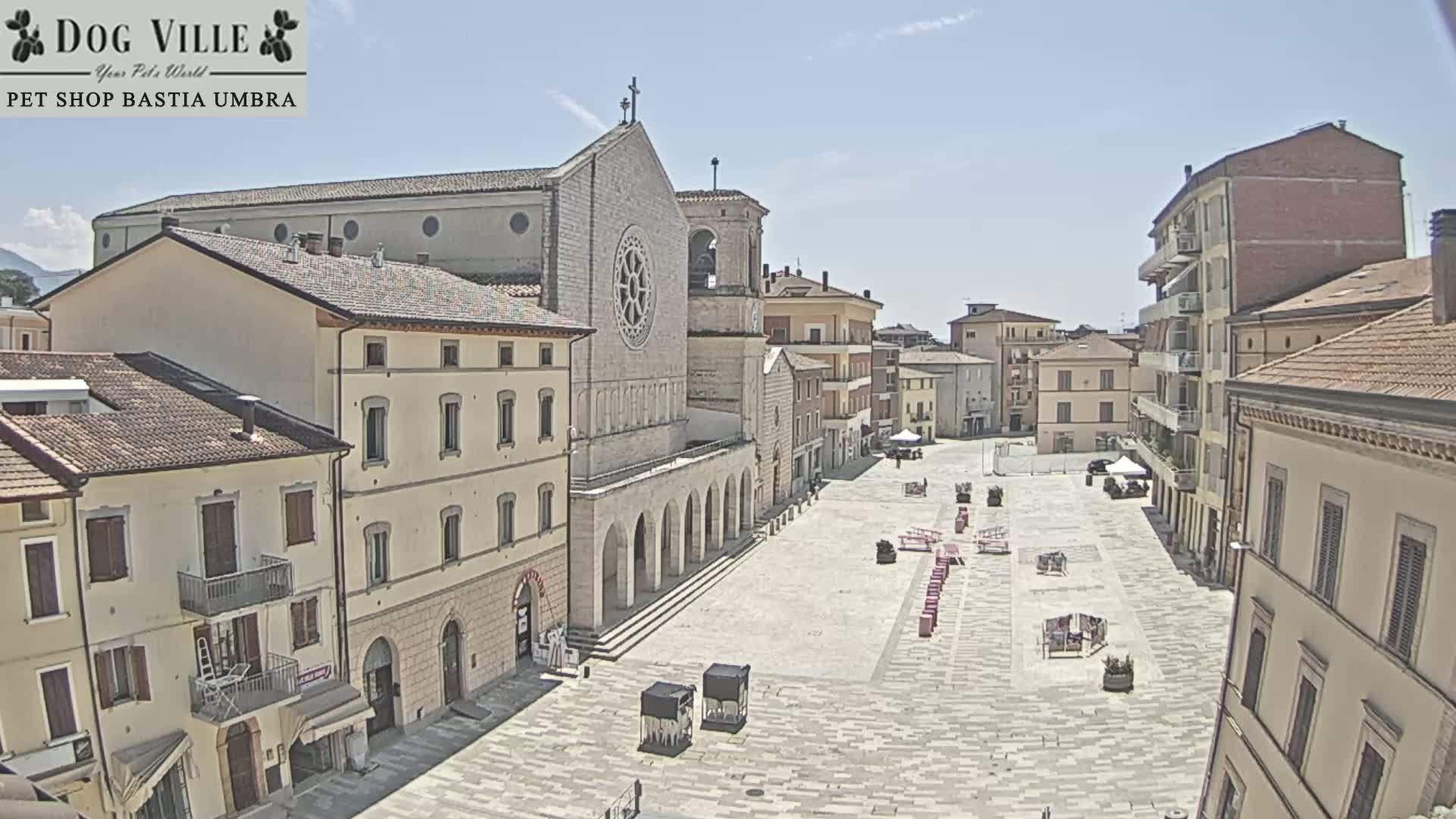 Bastia Umbra, Piazza Giuseppe Mazzini Square Live Cam - Perugia, Umbria, Italy