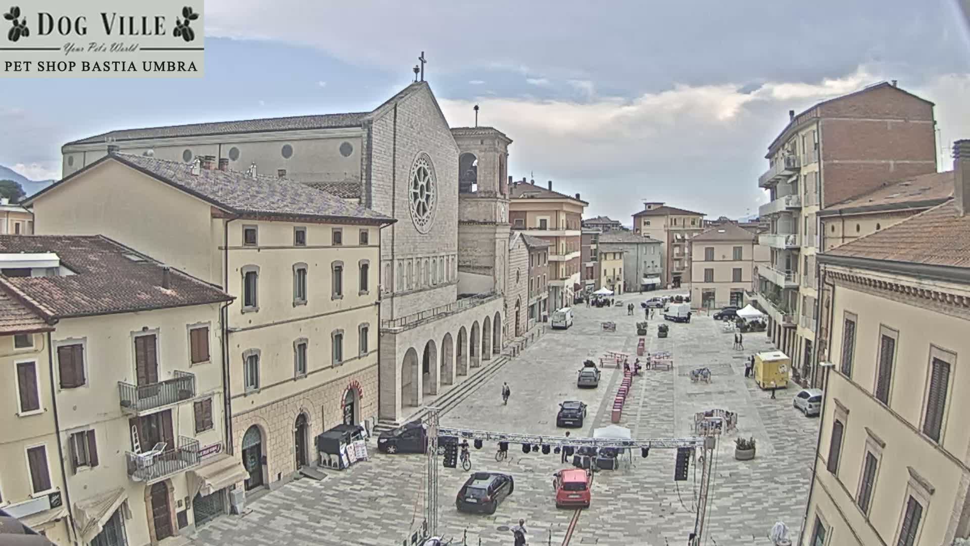 Bastia Umbra, Piazza Giuseppe Mazzini Square Live Cam - Perugia, Umbria, Italy